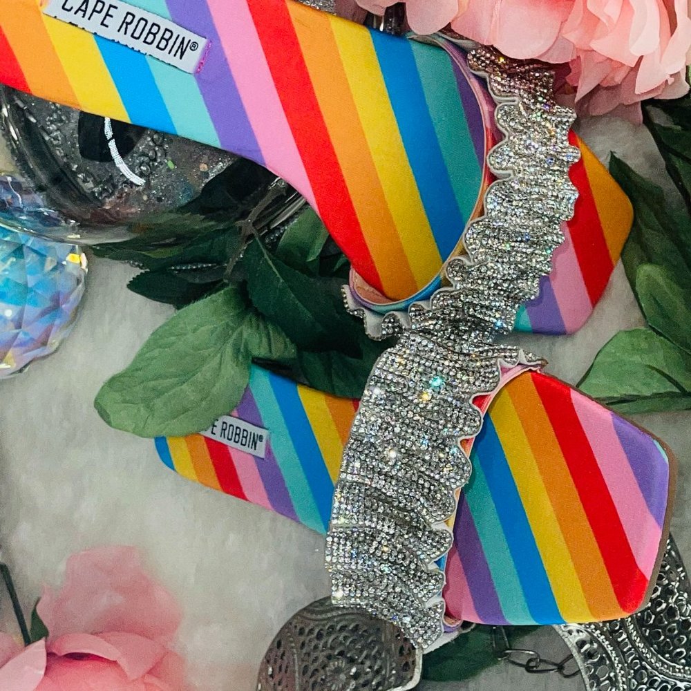 Gorgeous rainbow embellished silver sandal - Picture 5 of 9